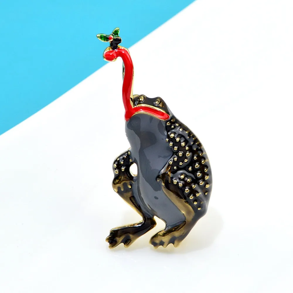 Enamel Catch Pets Frog Brooches For Women And Men