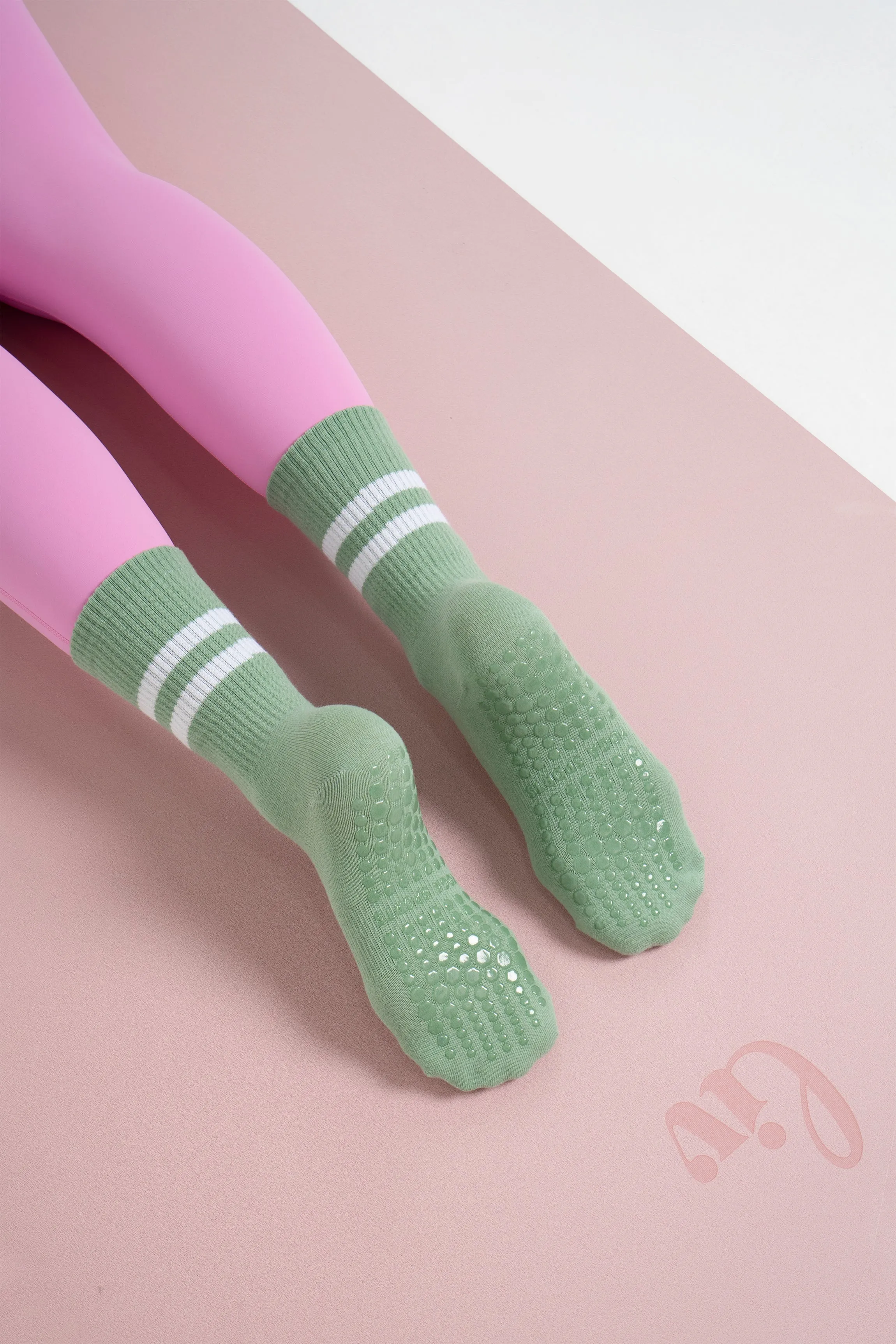 Grippy Non Slip Grip Socks (2-Pairs)