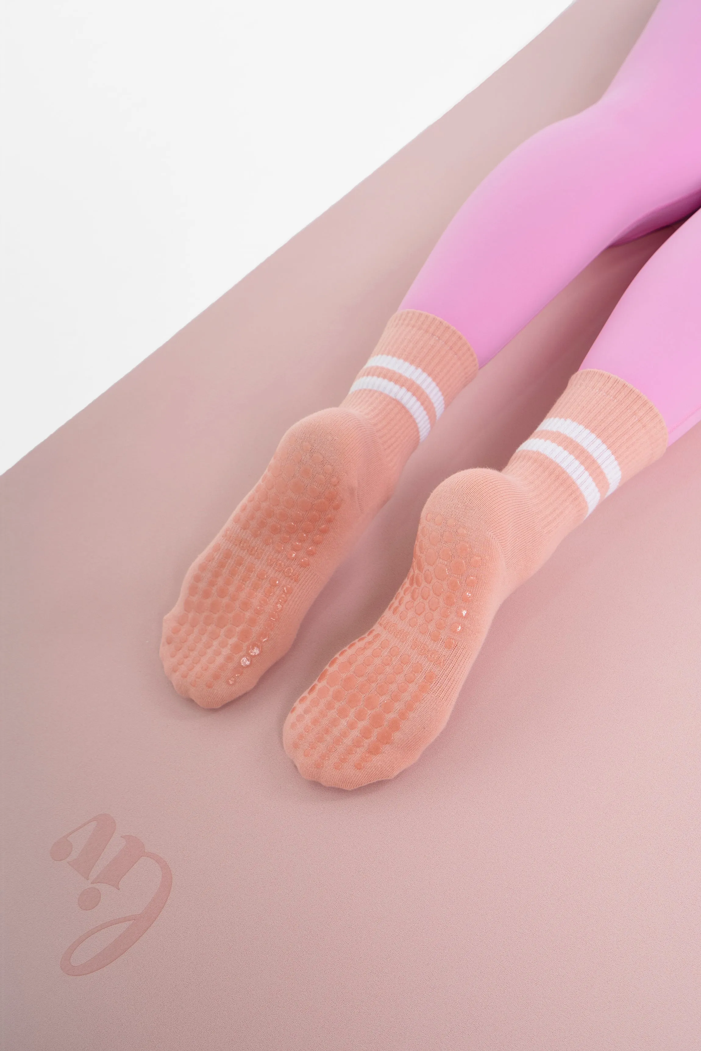Grippy Non Slip Grip Socks (2-Pairs)